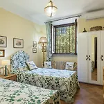 Rinaldi 6, Emma Villa Valli