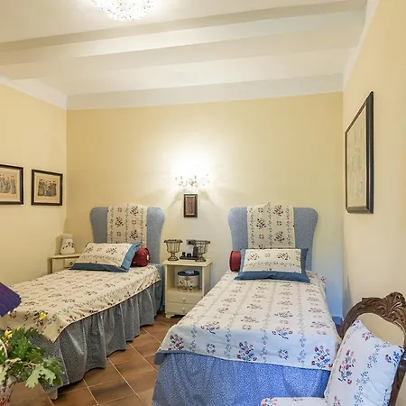 Villa Rinaldi 6, Emma *